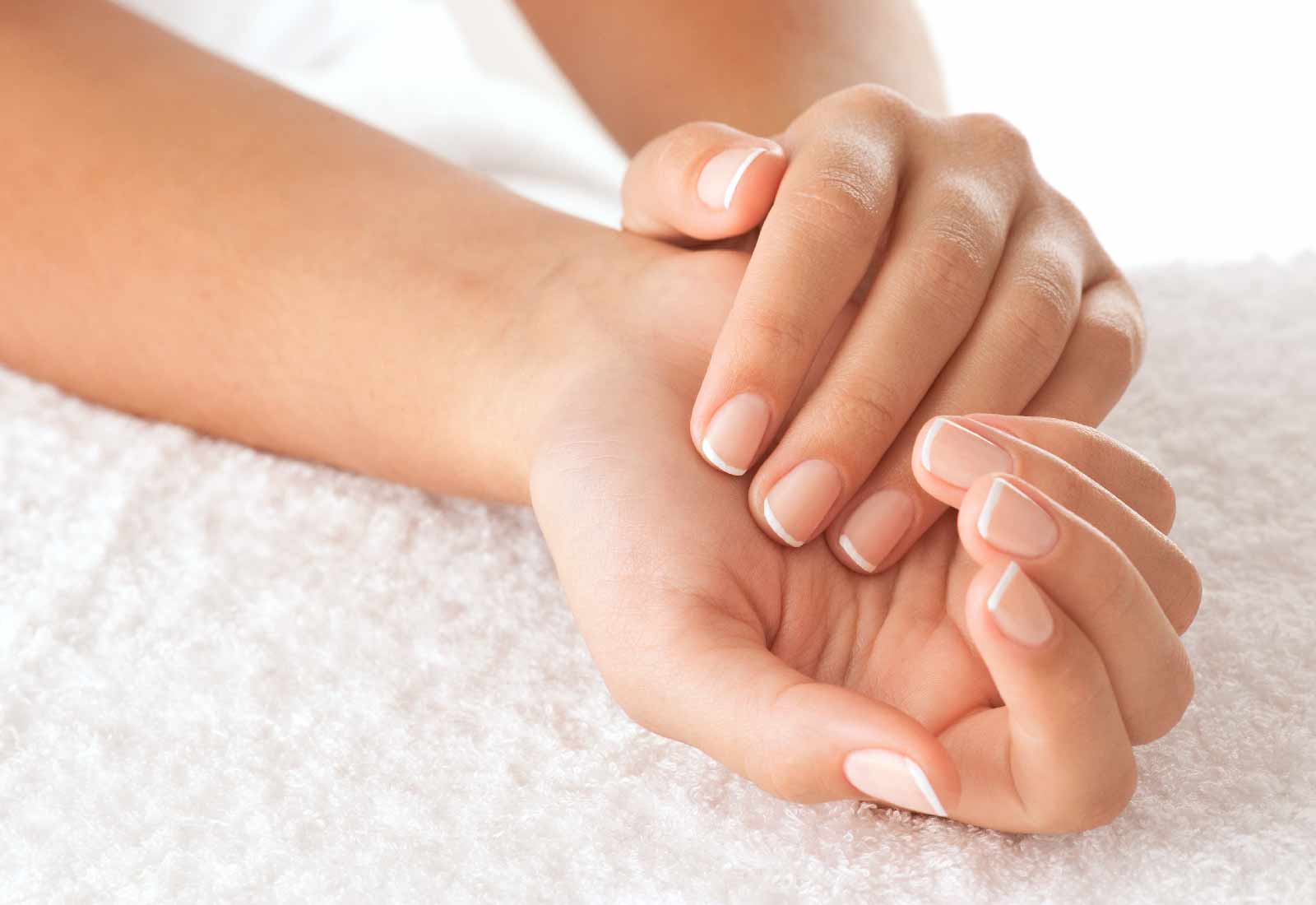 Remedios para eliminar manchas en las manos